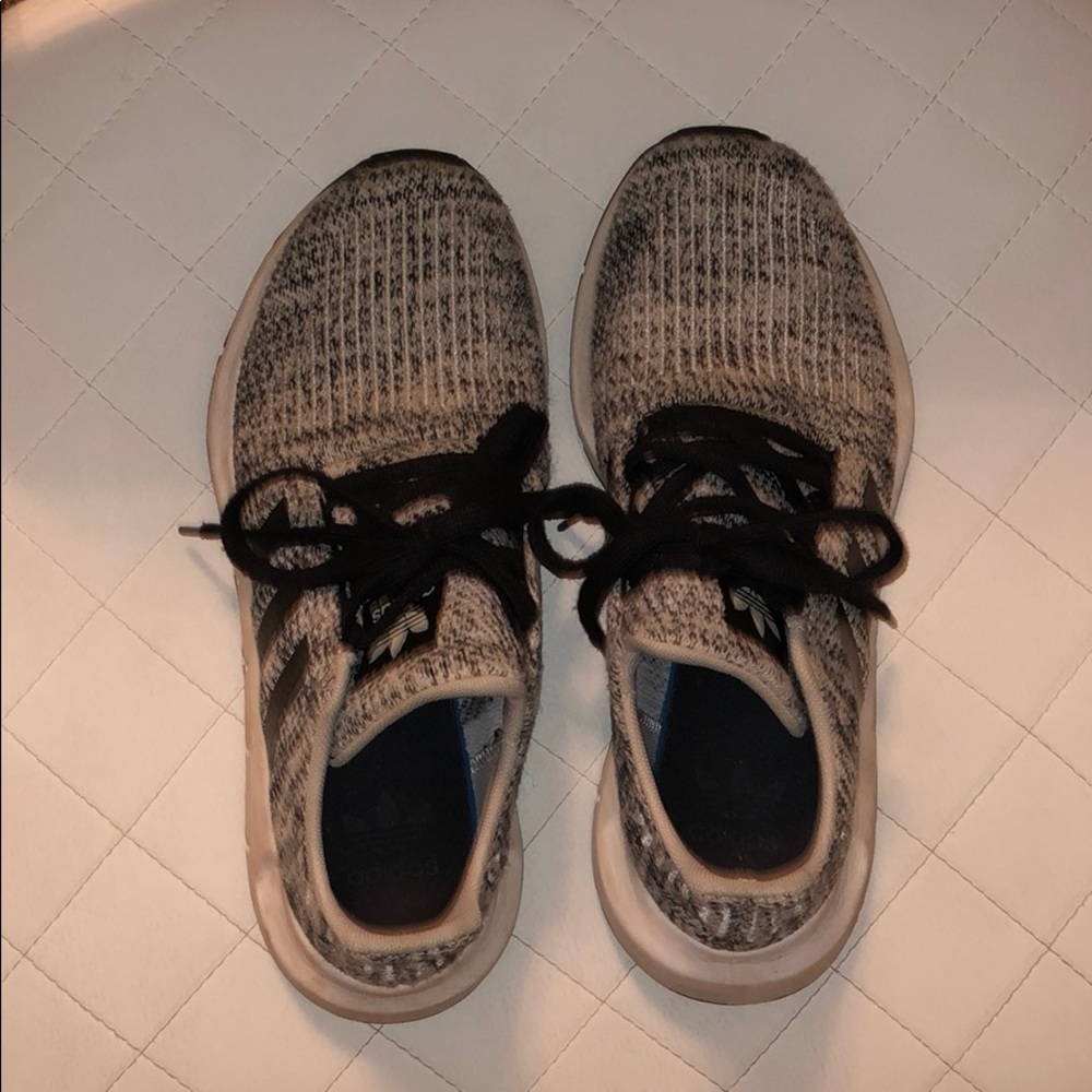 Women’s adidas tennis shoes